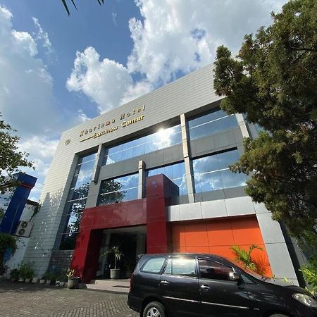 Kharisma Hotel Madiun Dış mekan fotoğraf