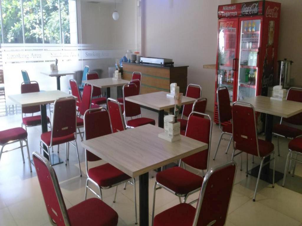 Kharisma Hotel Madiun Dış mekan fotoğraf
