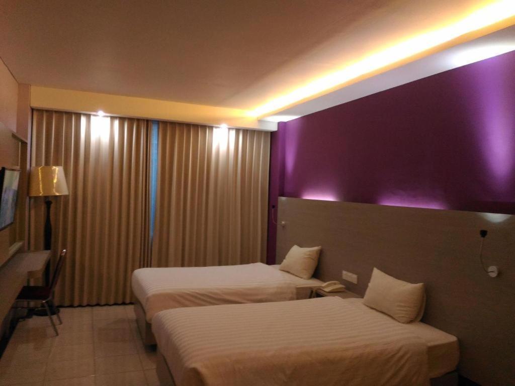 Kharisma Hotel Madiun Dış mekan fotoğraf