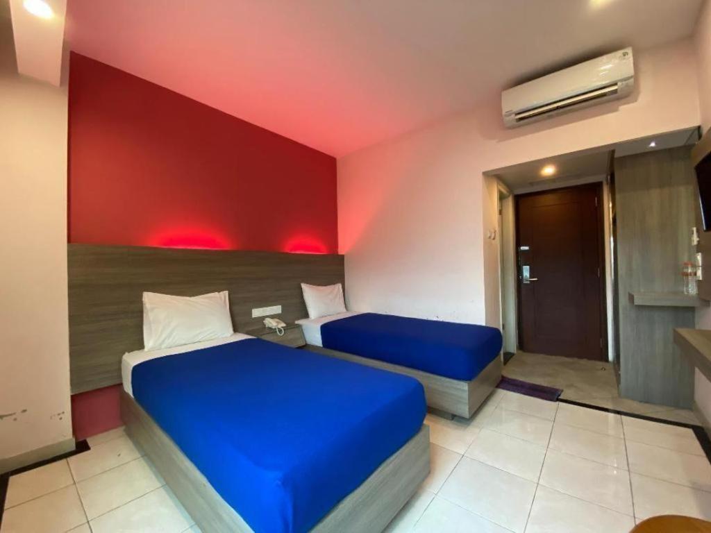 Kharisma Hotel Madiun Dış mekan fotoğraf