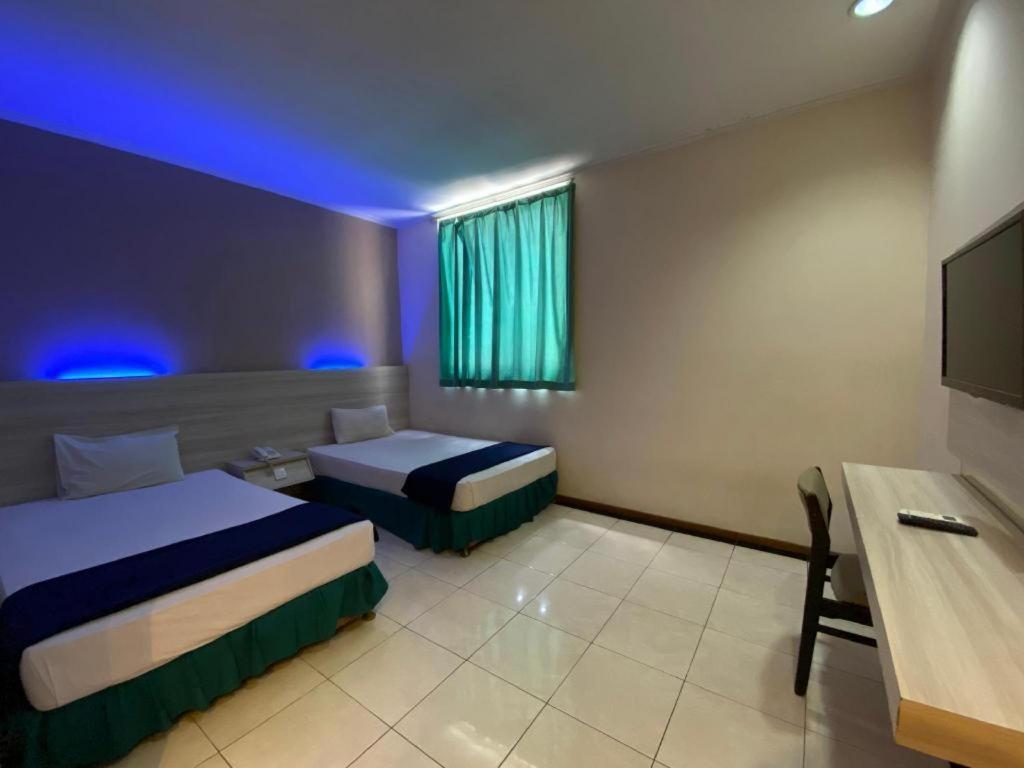 Kharisma Hotel Madiun Dış mekan fotoğraf