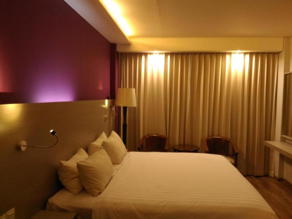 Kharisma Hotel Madiun Dış mekan fotoğraf