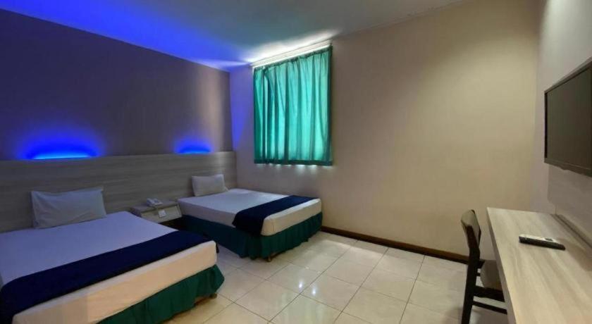 Kharisma Hotel Madiun Dış mekan fotoğraf