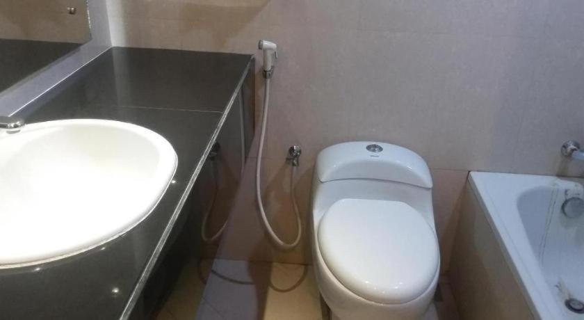 Kharisma Hotel Madiun Dış mekan fotoğraf