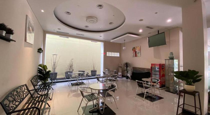 Kharisma Hotel Madiun Dış mekan fotoğraf