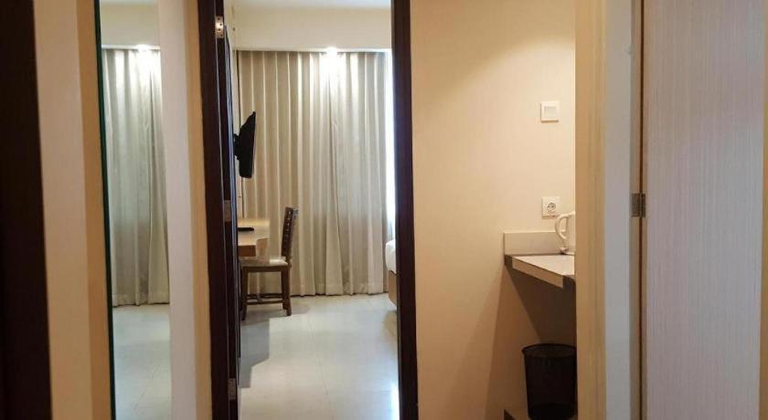 Kharisma Hotel Madiun Dış mekan fotoğraf