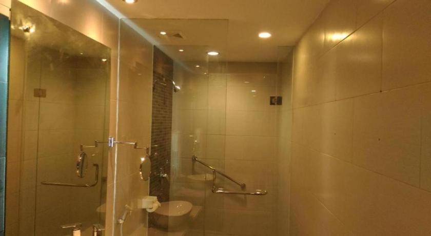 Kharisma Hotel Madiun Dış mekan fotoğraf