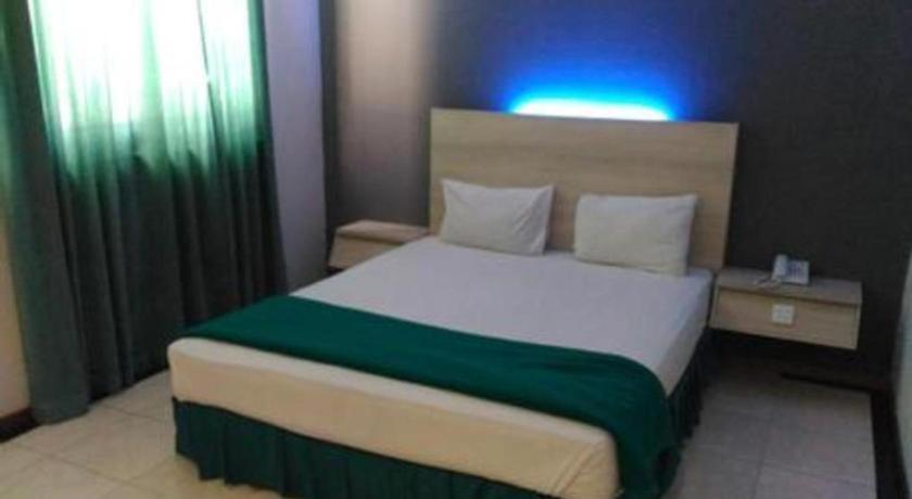 Kharisma Hotel Madiun Dış mekan fotoğraf