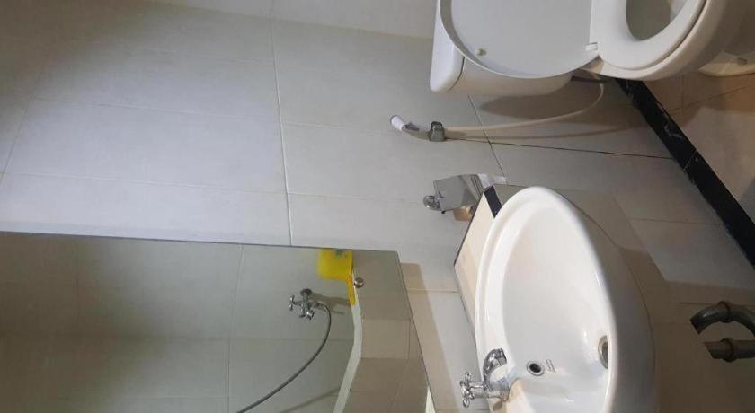 Kharisma Hotel Madiun Dış mekan fotoğraf