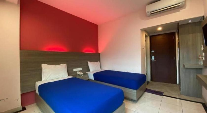 Kharisma Hotel Madiun Dış mekan fotoğraf