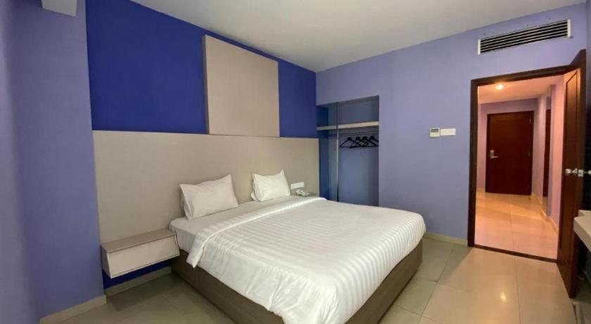 Kharisma Hotel Madiun Dış mekan fotoğraf
